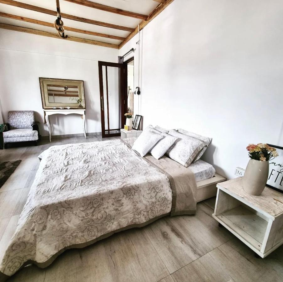 Medom'S Bnb Kohima Esterno foto